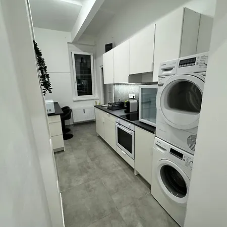 Stuart Apartman Szeged Exterior photo